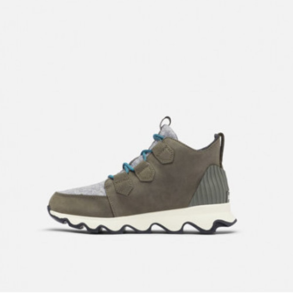 Sorel Kinetic Caribou Winter Boot - Picture 4 of 13